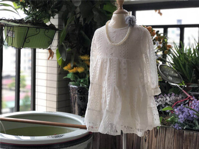 

2 colors Medium sleeve lace dress miniskirt