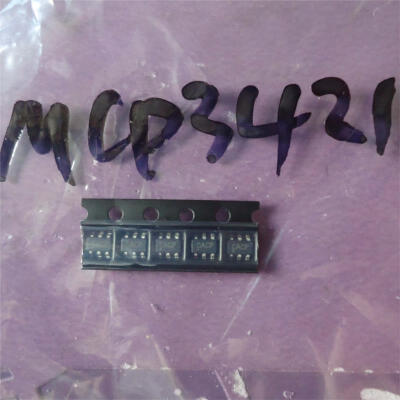 

10pcs/lot MCP3421 With the I2C interface and 18 AD converter on chip reference