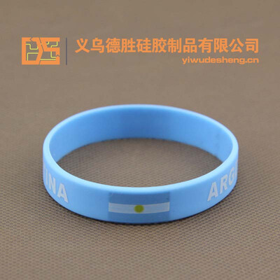 

1pcs Sports Silicone Wristbands World Cup Flag Bracelet Souvenir Men Football Fans ID Elastic Basketball Wrist Strap 2018