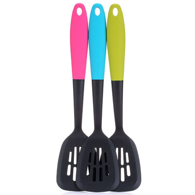 

Germany Fakelman Fackelmann color nylon fried shovel non-stick pan special shovel shovel 5035081 color random