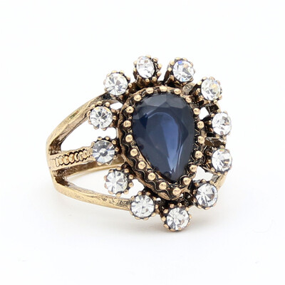 

Exquisite Women Resin Water Drop Ring Antique Gold Color Hollow Broadside Flower Vintage Ring Arabia Bridal Wedding Jewelry