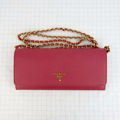 

Prada Womens Rose Pink Chain Wallet