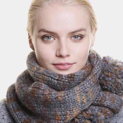 

Womans Scarf