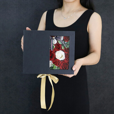 

Yuan Yuan red rose silk scarf gift box teachers day gift to send teacher to send his wife wife Valentines Day gift creative gift
