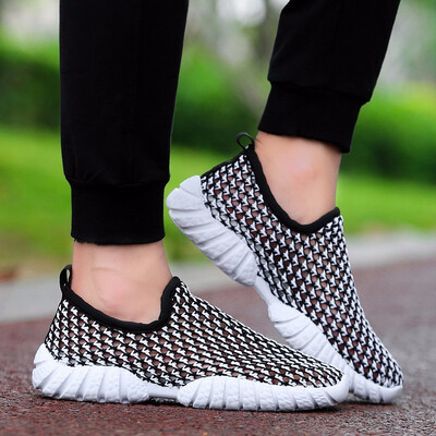

2018 Summer Lightweight sneakers fashion Breathable Slip-on Men Shoes Comfortable Casual Men adult Male Sport Running Shoes