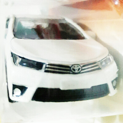 

TOYOTA COROLLA ALTIS by Majorette diecast 1:64