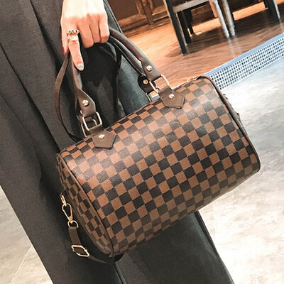 

2018 New Womens Bag Fashion Presbyopia Boston Pillow Bag Three-piece Womens Shoulder Slung Portable Bag