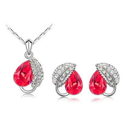 

Silvery Filled Rhinestone Leaf & Dewdrop Pendant Necklace Earrings Gem Set