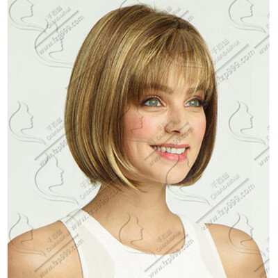 

QianBaiHui Short Straight Wigs with Bangs - Blonde Mixed Brwon Synthetic Hair Wigs for White Women Fashion Full Wig Wig Cap