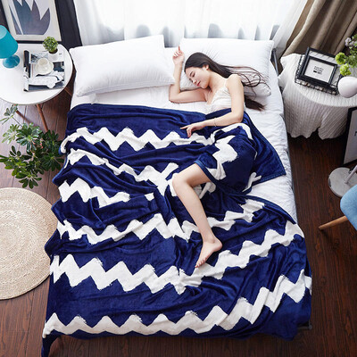 

Yingxin blanket home textile flannel blanket multi-function office blanket coral fleece nap blanket single lunch break is 150200cm