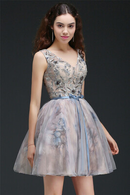 

A-Line Short Cute Homecoming Dress With Appliques