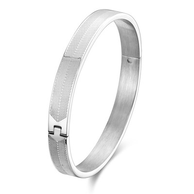 

Arrow Feather Pattern Round Stainless Steel Bangle