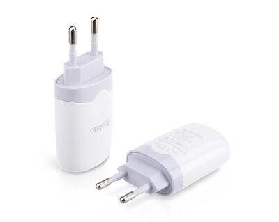 

Yoobao YB-705 USB AdaptorCharger EU Standard White