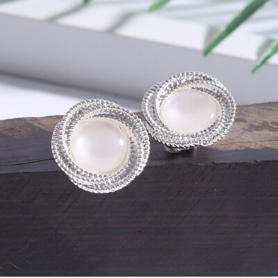 

Fashion Faceted Cat Eye Stones round earrings simple style rhinestone crystal paved gems Ear clip gift to lady
