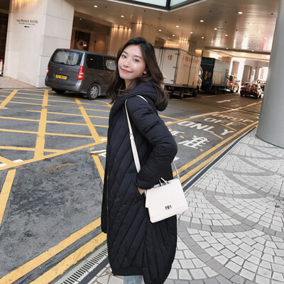 

The winter 2018 winter cotton-padded jacket for women is a thin down jacket with warm cap&slim body