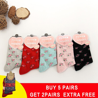 

5 pair Winter Women Socks Warm Wool Christmas Mid-calf Socks Woolen Snowflake Deer Comfortable Gift