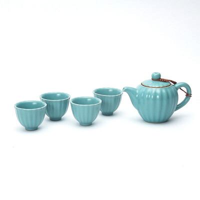 

Ru pea green petal teaset including filter