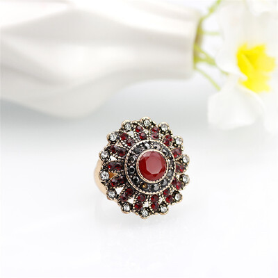 

Vintage Turkish Women Round Crystal Wedding Rings Antique Gold Color Red Green Resin Indian Ring Jewelry Fashion Accessories New