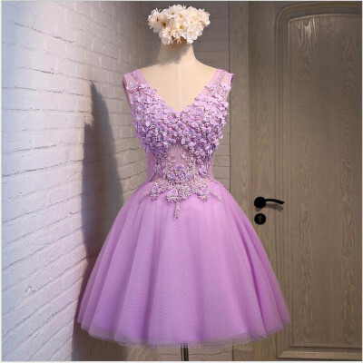 

Short Bridesmaid Dress 2018 V Neck Applique Lace Evening Dress Sexy A-line Bride Party Formal Dress Tulle Homecoming Dresses