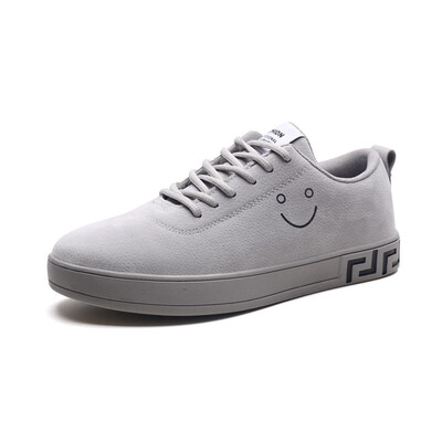 

New smiley face leather casual shoes Joker breathable shoes trend shoes in autumn 2018