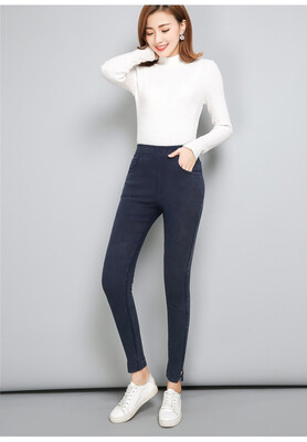 

Winter new Korean version of fashion large size womens wear with velvety thickened black imitation jeans warm leg pants