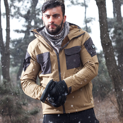 

FREE SOLDIER Outdoor tactical water-resistant soft shell hiking jacket hairy male military fans warm autumn and winter coat