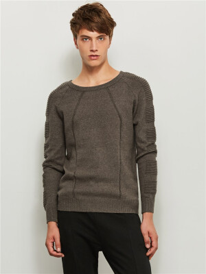 

Feblack Sweater