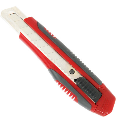 

Elite deli 2047 large soft rubber hand with metal sheathed knives color random