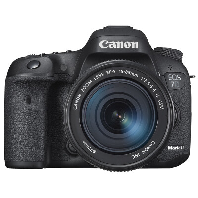 

Комплект Canon 7D Mark II SLR (EF-S 15-85 мм f / 3,5-5,6 IS USM-объектив) с адаптером Wi-Fi W-E1