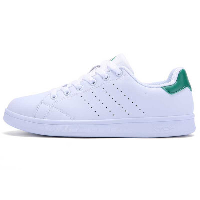 

[Jingdong Supermarket] Xtep (XTEP) special step men's shoes shoes casual shoes sports shoes skateboard shoes men white shoes 983219319266 white green 39 yards