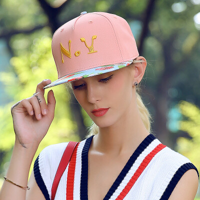 

Jingdong Supermarket Shi Dan Caesar sedancasesa WG170006 hat female baseball cap Korean version of the tide fashion along the hat leisure sun hat couple models sky blue