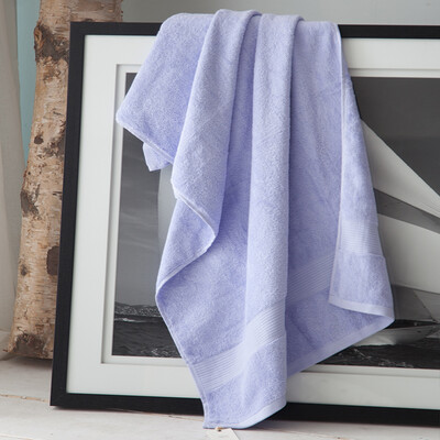 

Jingdong supermarket] Lanshi (LENCIER) bath towel home textiles five-star hotel cotton combed satin file towels to increase the thickening of tender green green 500g 140 * 70cm