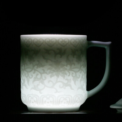 

Changnan ceramic cups Jingdezhen tea with covered tea cups travel double layer of plum plum