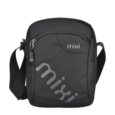 

Mi Xi fashion leisure sports package men&39s small shoulder bag Messenger bag fight color simple vertical paragraph bag bag black bag 11 inch M5208