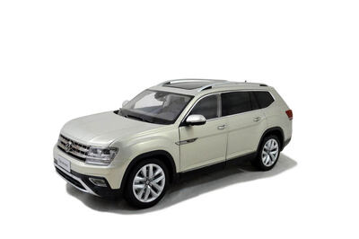 

Paudi 118 scale VW Volkswagen Teramont 2017 Silver diecast car die-cast car