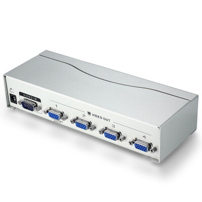 

Wins (shengwei) VS-2504 VGA splitter 4 with the original line vga a quarter of the four-screen high-definition video into a four computer TV crossover