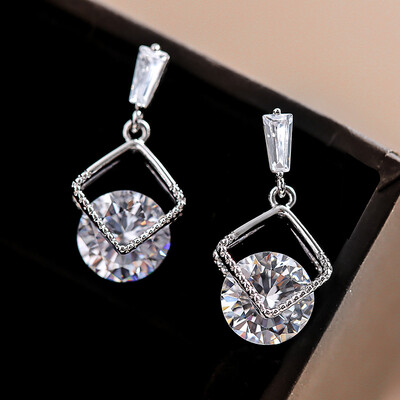 

Yin Man Korean female earrings fashion zircon earrings simple hypoallergenic earrings