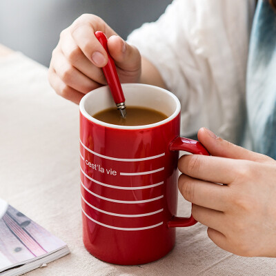 

Porcelain soul ceramic with a lid with a spoon cup simple coffee cup large capacity creative personality couple water cup mark cup line life red stripes B