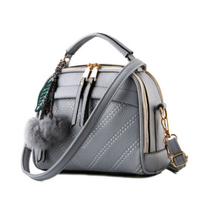 

The trend of handbags fresh small fragrant wind fashion shoulder Messenger bag as gift for women