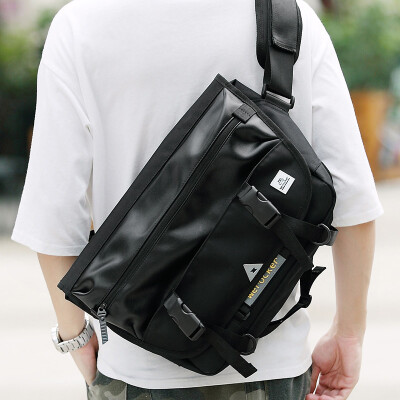 

Light rider messenger bag casual sports backpack mens shoulder Messenger bag dead fly bag student simple mens bag 045 leather black