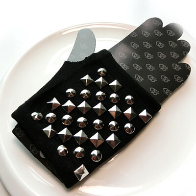 

Hip Hop Punk Hip-Hop Gloves Stage Show Ride Motorcycle Rivet Hand Socks Men Women Semi-Spread Wool Gloves