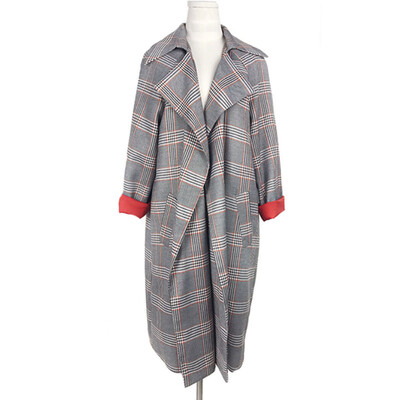 

Retro lattice red stitching long section of the windbreaker autumn women 2017 literary street Fan wind coat