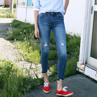 

And with pure Raincun N2379 hole jeans womens feet pants edge irregular nine points pencil pants blue 28