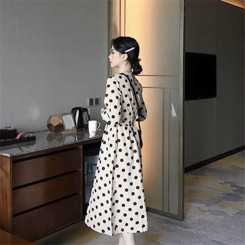 

Yunxiang Sihai Бежевый, Ретро-нежный ветер