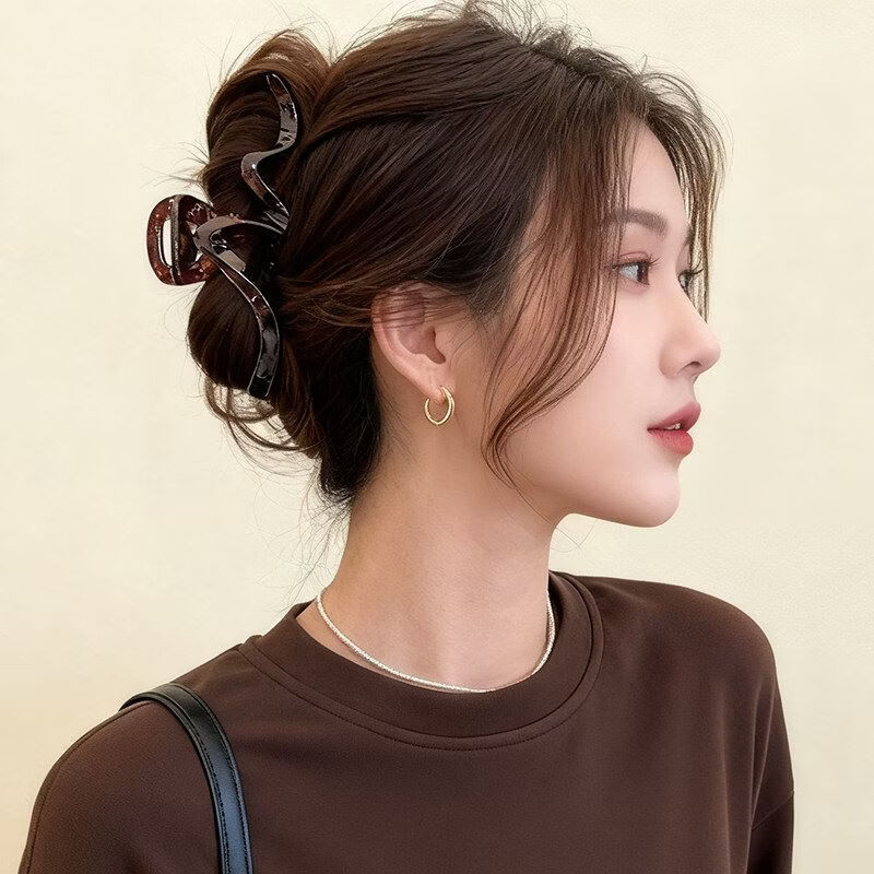 Idaier Wave Hair Clip for Women 2026 New Luxury Large Shark Clip for Back of Head Birthday Gift for Girlfriend 5