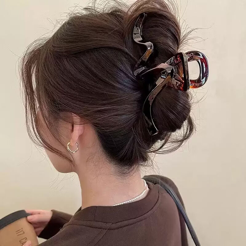 Idaier Wave Hair Clip for Women 2026 New Luxury Large Shark Clip for Back of Head Birthday Gift for Girlfriend 2