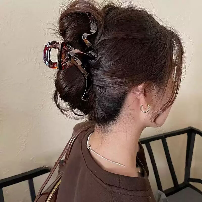 Idaier Wave Hair Clip for Women 2026 New Luxury Large Shark Clip for Back of Head Birthday Gift for Girlfriend 3