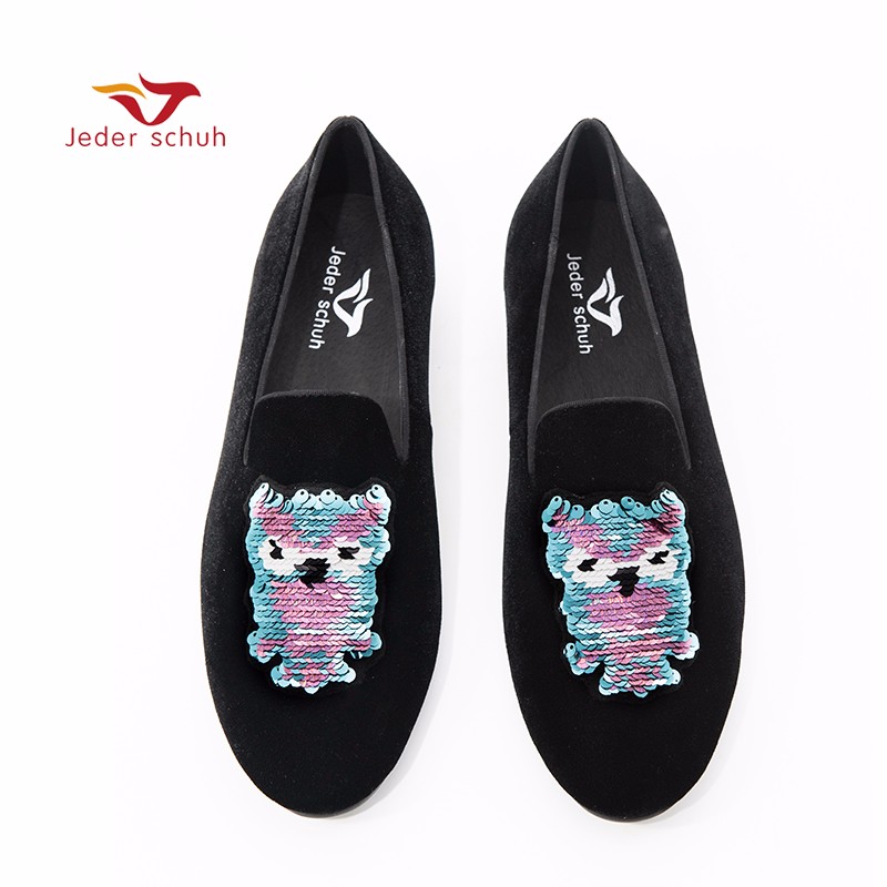 

Jeder Schuh 8, курящие туфли