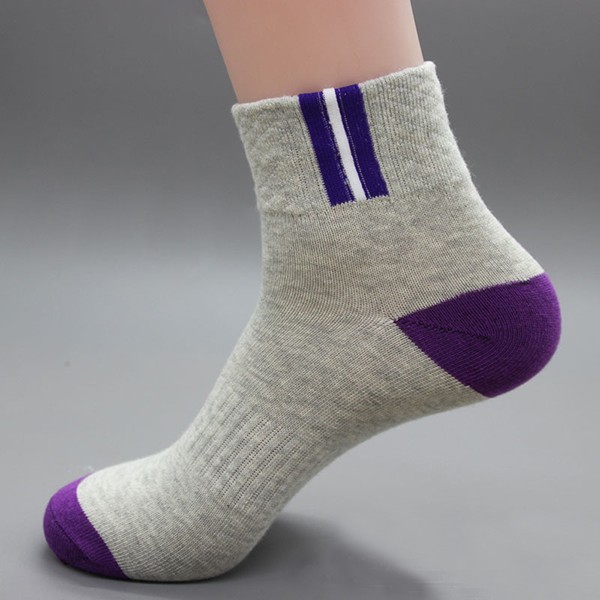 

Clothing Loves Grey, Спортивные носки