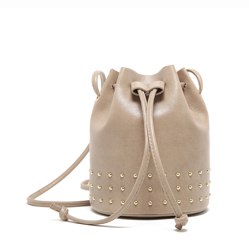 Bucket bag. Lancel Bucket Bag Grey. Сумка ковш женская. Сумочка с заклепками. Lancel Bucket Bag.